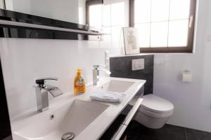 Koupelna v ubytování Wohnung Hirschhöhe im Taunus