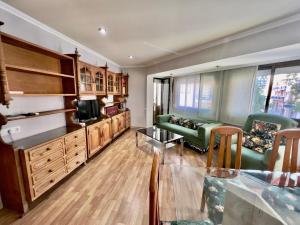 Kuchyň nebo kuchyňský kout v ubytování Centro Alicante apartamento entero