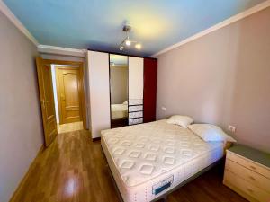 Postel nebo postele na pokoji v ubytování Centro Alicante apartamento entero