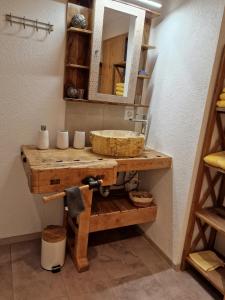 Phòng tắm tại Chalet-Daheim-Fiesch 3,5-Zimmerwohnung