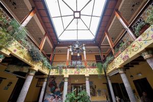 Zona de hol sau recepție la Hotel La Basílica Quito