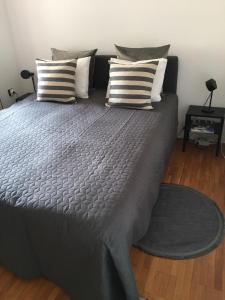 Un pat sau paturi într-o cameră la Flat Ruby