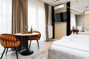 Łóżko lub łóżka w pokoju w obiekcie Salomea apartments Kraków, Stary Kazimierz, Tauron arena
