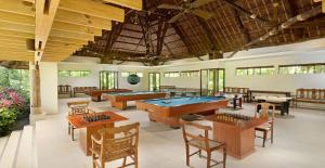 Biliár nebo kulečník v ubytování Mithi Resort & Spa