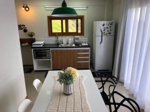 Η κουζίνα ή μικρή κουζίνα στο Recanto dos Ipês 2