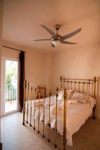 Postel nebo postele na pokoji v ubytování Villas Aloha Valdelagrana + 37 fotografií