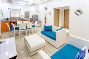 Кухня или мини-кухня в MADISON GARDEN AND RESIDENCES
