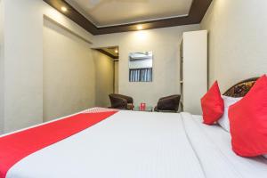 Gallery image of OYO Hotel Chanakya in Indore
