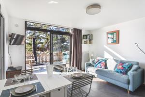 Posedenie v ubytovaní Jardin sur l'eau - Appt vue mer + 10 fotografií