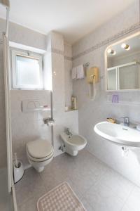 Ένα μπάνιο στο HOTEL GARNi NORMA