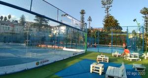Tenis alebo squash v ubytovaní Appartamento Vista Mare Stella Marina alebo jeho okolí