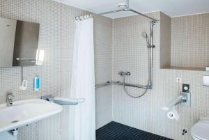 Koupelna v ubytování Vienna House Easy by Wyndham Stuttgart