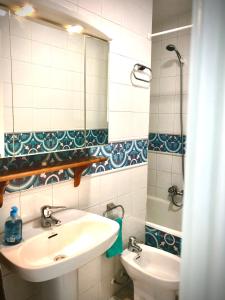 Ένα μπάνιο στο El Apartamentillo de Bib-Rambla