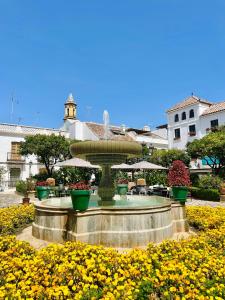 A garden outside Wellingtonia Luxury Apartment Estepona
