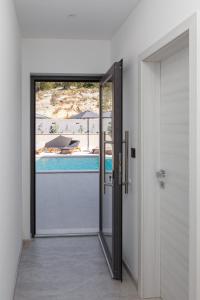 Fotografie z fotogalerie ubytování Luxury Apartment Lorena - Private Heated Pool - v destinaci Jesenice