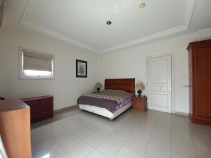 Ένα ή περισσότερα κρεβάτια σε δωμάτιο στο Margot Apartment Pondok Indah +15 φωτογραφίες