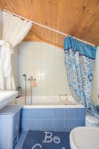 Ένα μπάνιο στο Samian Thalia Apartment +20 φωτογραφίες