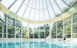 Bazén v ubytování EurothermenResort Bad Hall - Hotel Miraverde nebo v jeho okolí