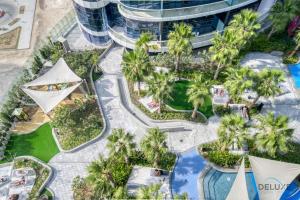 Bazén v ubytování Polished 3BR at DAMAC Towers by Paramount A Business Bay by Deluxe Holiday Homes nebo v jeho okolí