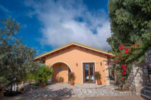 Fotografie z fotogalerie ubytování Apolis Luxury Villa v destinaci Agios Georgios