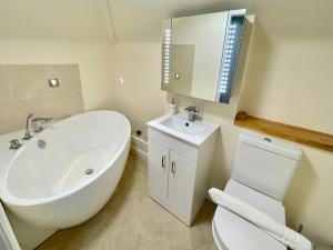 Ένα μπάνιο στο The Bungalow 1A Wenlock +21 φωτογραφίες