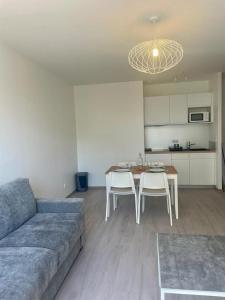 Kuchyňa alebo kuchynka v ubytovaní Ferme Hôtel Boulage
