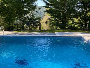 Kép Secluded Wooden House with Jacuzzi in Sapanca szállásáról Feyziye városában a galériában