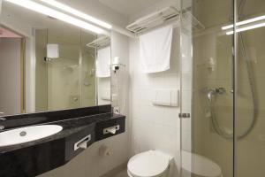 Vannituba majutusasutuses IntercityHotel Nürnberg