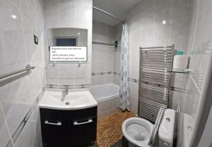 Kúpeľňa v ubytovaní Magnifique maison Amiens en bord de somme 8 pers