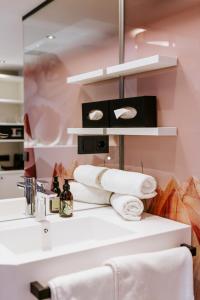 Imagine din galeria proprietății ART-INN Design Self-Check-in-Hotel în Linz