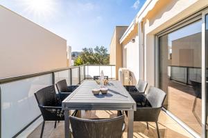 Zdjęcie z galerii obiektu Moderne, piscine, parking privé, climatisation, 3 chambres w mieście Six-Fours-les-Plages