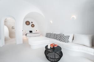 Setusvæði á AKRI santorini with heated jacuzzi