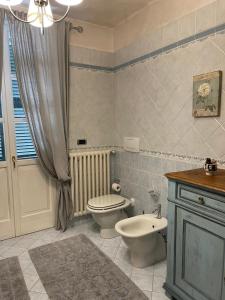 A bathroom at B&B La Bianchina
