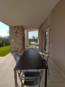 Φωτογραφία από το άλμπουμ του LA CORTESE by La Rondinella Apartments σε Calmasino