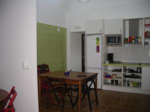 A kitchen or kitchenette at Albergue El Castillo