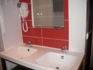 A bathroom at Albergue El Castillo