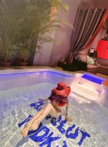 La pileta dentro o cerca de ABS Pool Condo