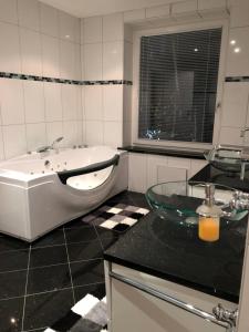 Ein Badezimmer in der Unterkunft Ferienwohnung Amperblick Fürstenfeldbruck