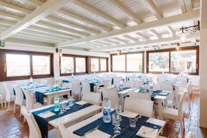 Valtur Baia dei Pini tesisinde bir restoran veya yemek mekanı