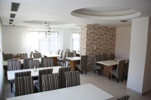Restaurace v ubytování Hotel Ave Lux