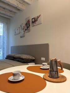 A seating area at Alla Crosera del Santo