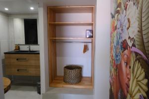 Nhà bếp/bếp nhỏ tại EBENE