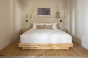 Postel nebo postele na pokoji v ubytování Drift Palm Springs, a Member of Design Hotels