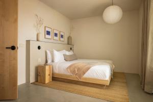 Postel nebo postele na pokoji v ubytování Drift Palm Springs, a Member of Design Hotels