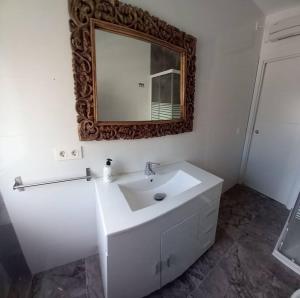 Kúpeľňa v ubytovaní Apartamento cerca del puerto y del paseo