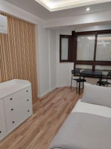 Postel nebo postele na pokoji v ubytování Lisbon South Bay Rooms