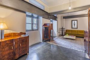 Posezení v ubytování Stylish Retro Suites + 30 fotografií