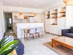 Kuchyň nebo kuchyňský kout v ubytování Tarifa Cozy House PALM BEACH