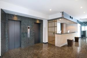 Kuchyň nebo kuchyňský kout v ubytování HOTEL MYSTAYS Nishi Shinjuku