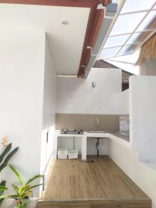 Una cocina o kitchenette en LaMedian Ubud 3 bed room